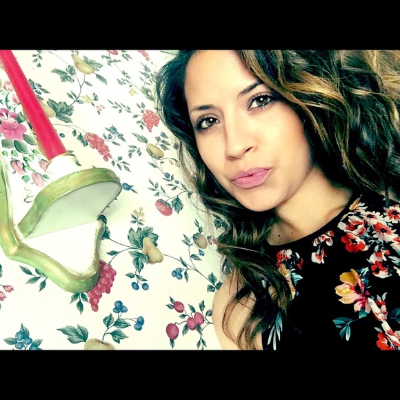 Meet your Posher, Alexandria - Picture 1 of 1